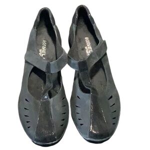 Vaneli Sport sparkle suede t-strap loafer 10N